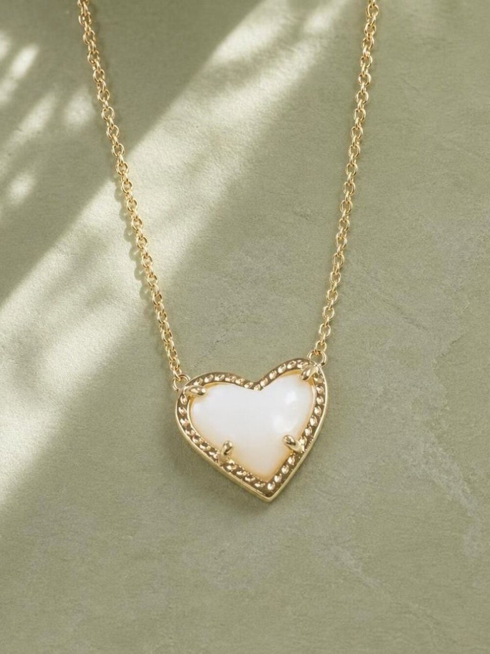 Kendra Scott Ari Heart Necklace